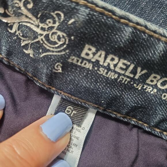 Express Barely Boot Zelda Bootcut Slim Fit Ultra Low Rise Medium Wash Jeans Sz 6 - Picture 12 of 12
